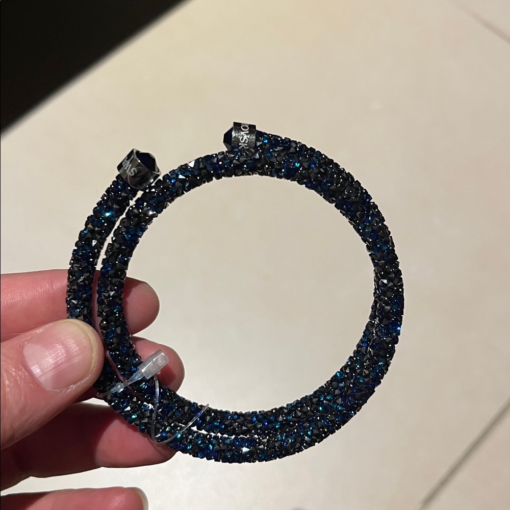 Swarovski Blue Crystal Beaded Bracelet- like new excellent condition - Picture 3 of 9